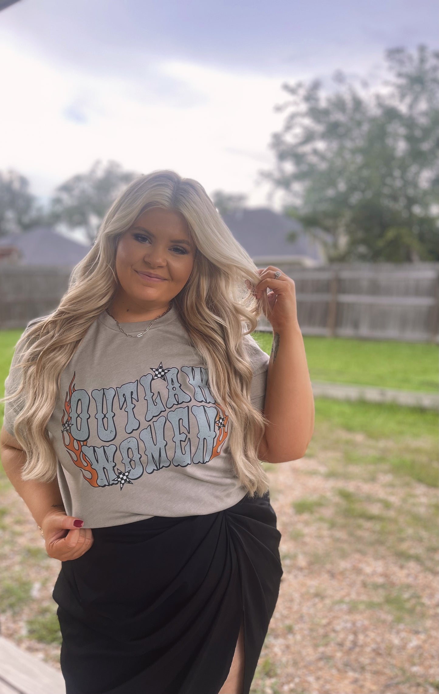 Outlaw Women Tee
